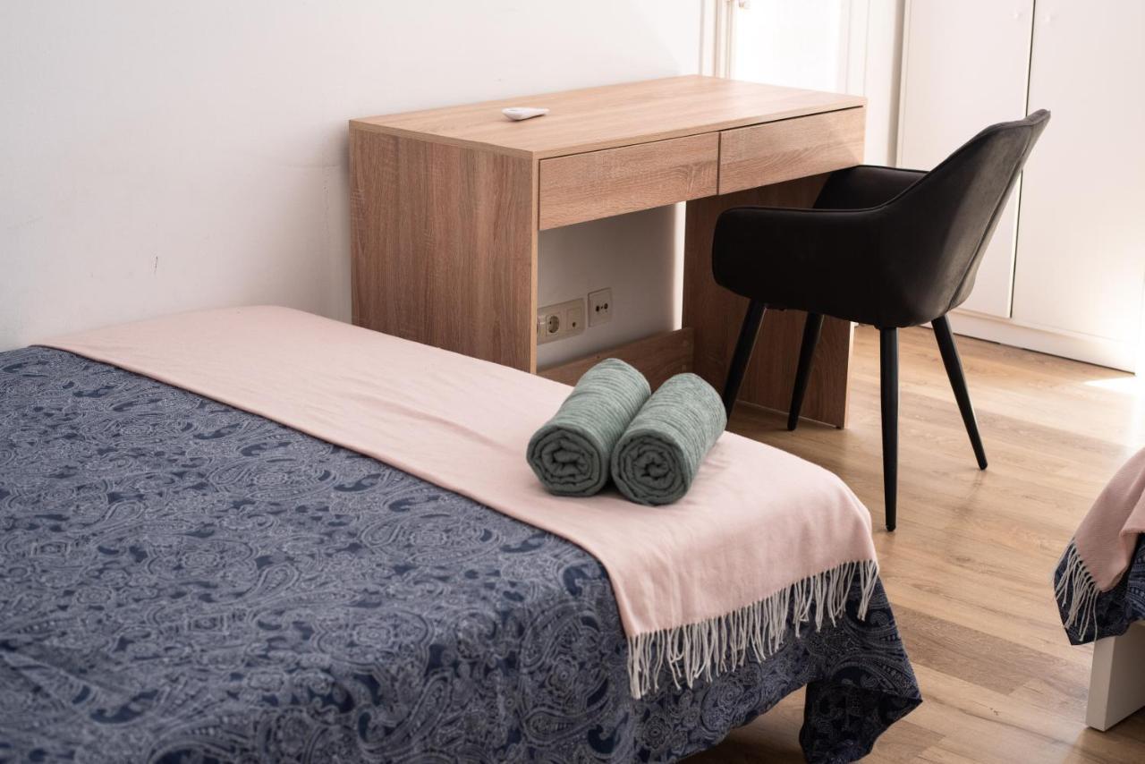 By Port Vell Rooms Barcelona Ngoại thất bức ảnh