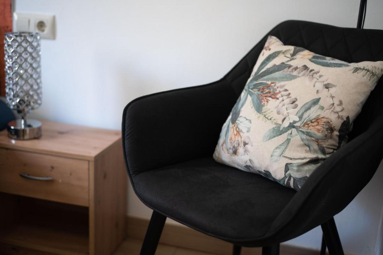 By Port Vell Rooms Barcelona Ngoại thất bức ảnh